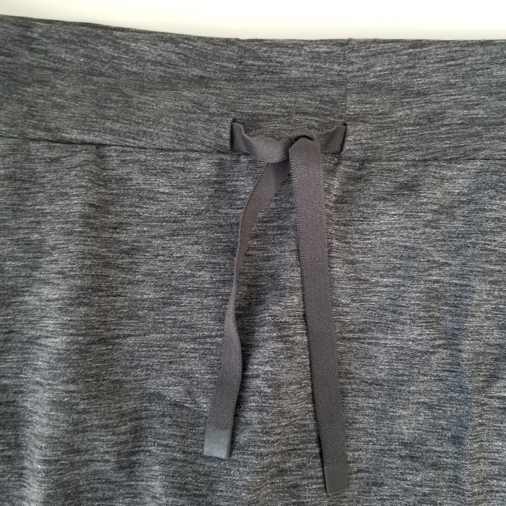 Athleta Metro Downtown Skort Gray Size XL Pockets Stretchy Comfort - Picture 11 of 15